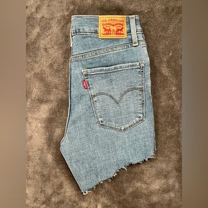 Levi distressed jean shorts, size 26